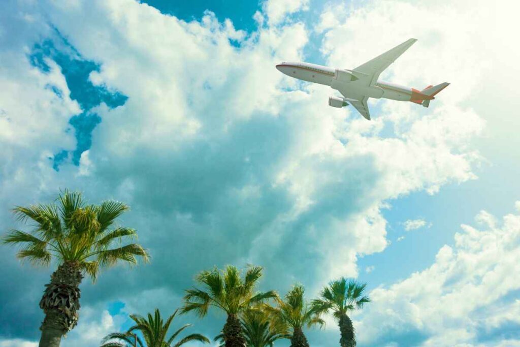 impennata di prezzi per questi beni: le vacanze diventano super costose